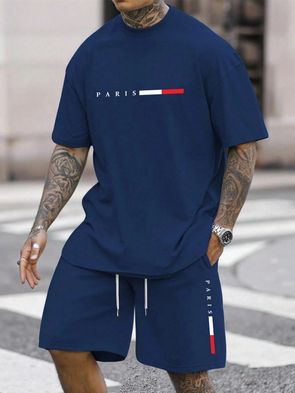 Camiseta de hombre con shorts